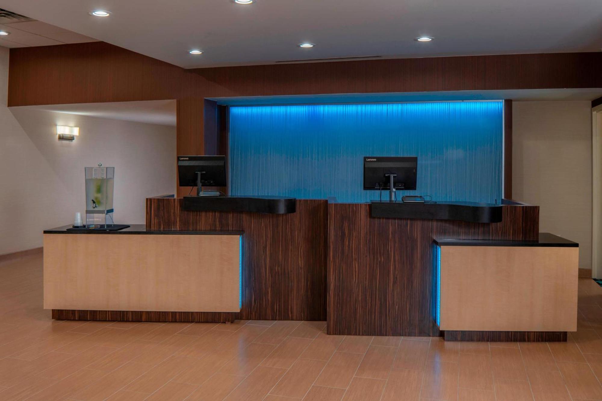 Fairfield Inn & Suites By Marriott Batesville Exterior photo